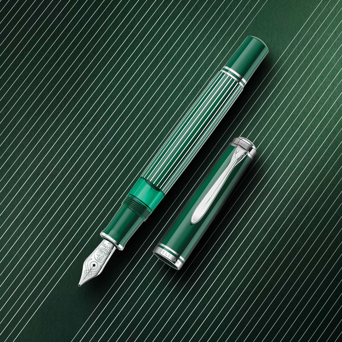 Pelikan - Fountain Pen - Souverän M815 - Metal Striped Green