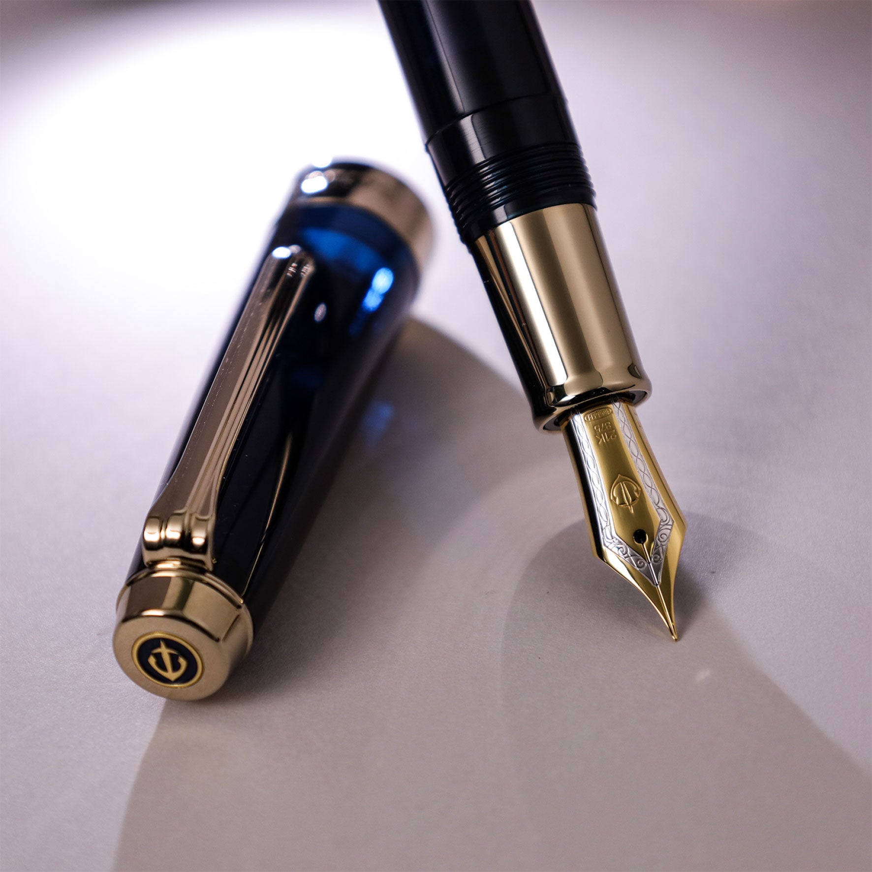 Sailor - Fountain Pen - ProGear - Anchor Blue-Dawn - Gold Trim