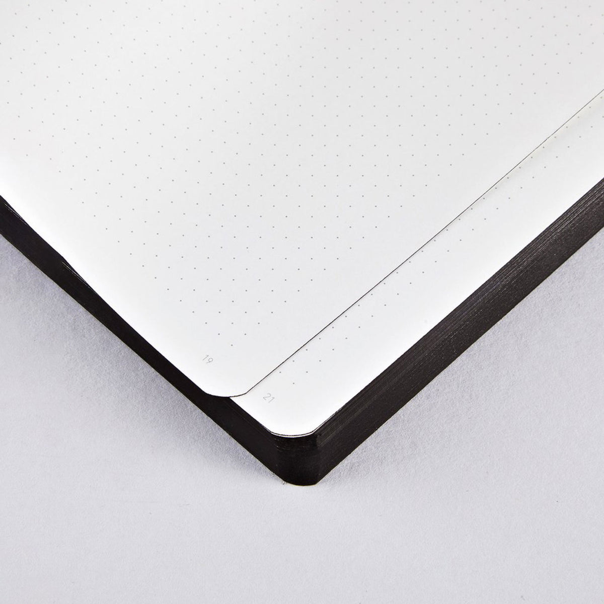 Nuuna - Notebook - Medium - Voyager Black