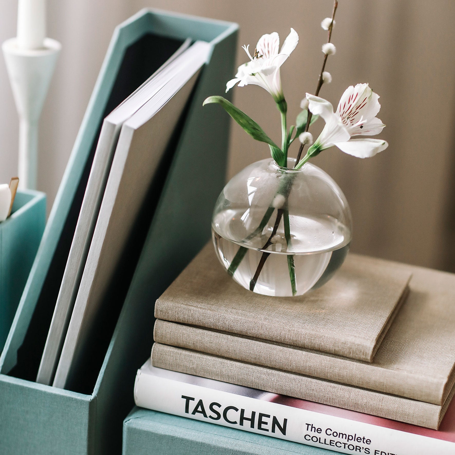 Bookbinders Design - Magazine File - A4 - Light Grey