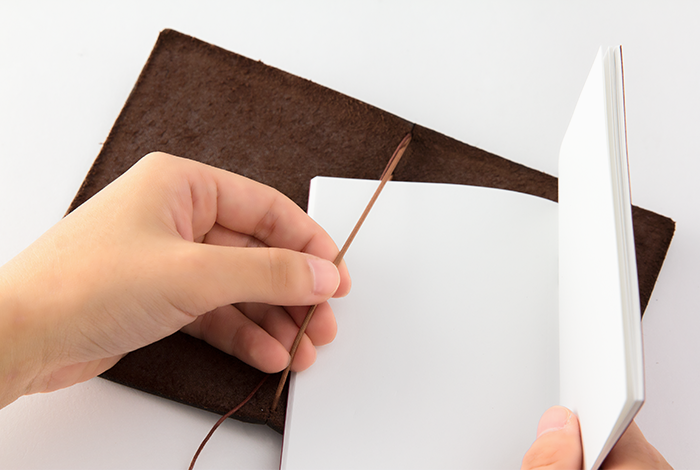 Traveler's Company - Traveler's Notebook - Passport - Brown