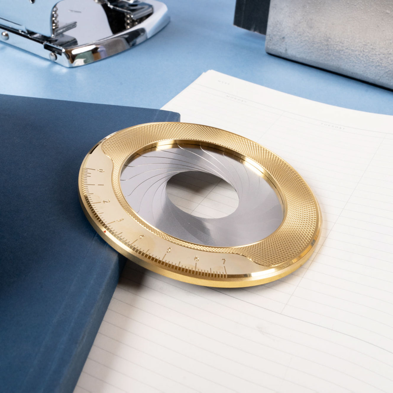 Makers Cabinet Iris brass compass set to draw circles of varying diameter